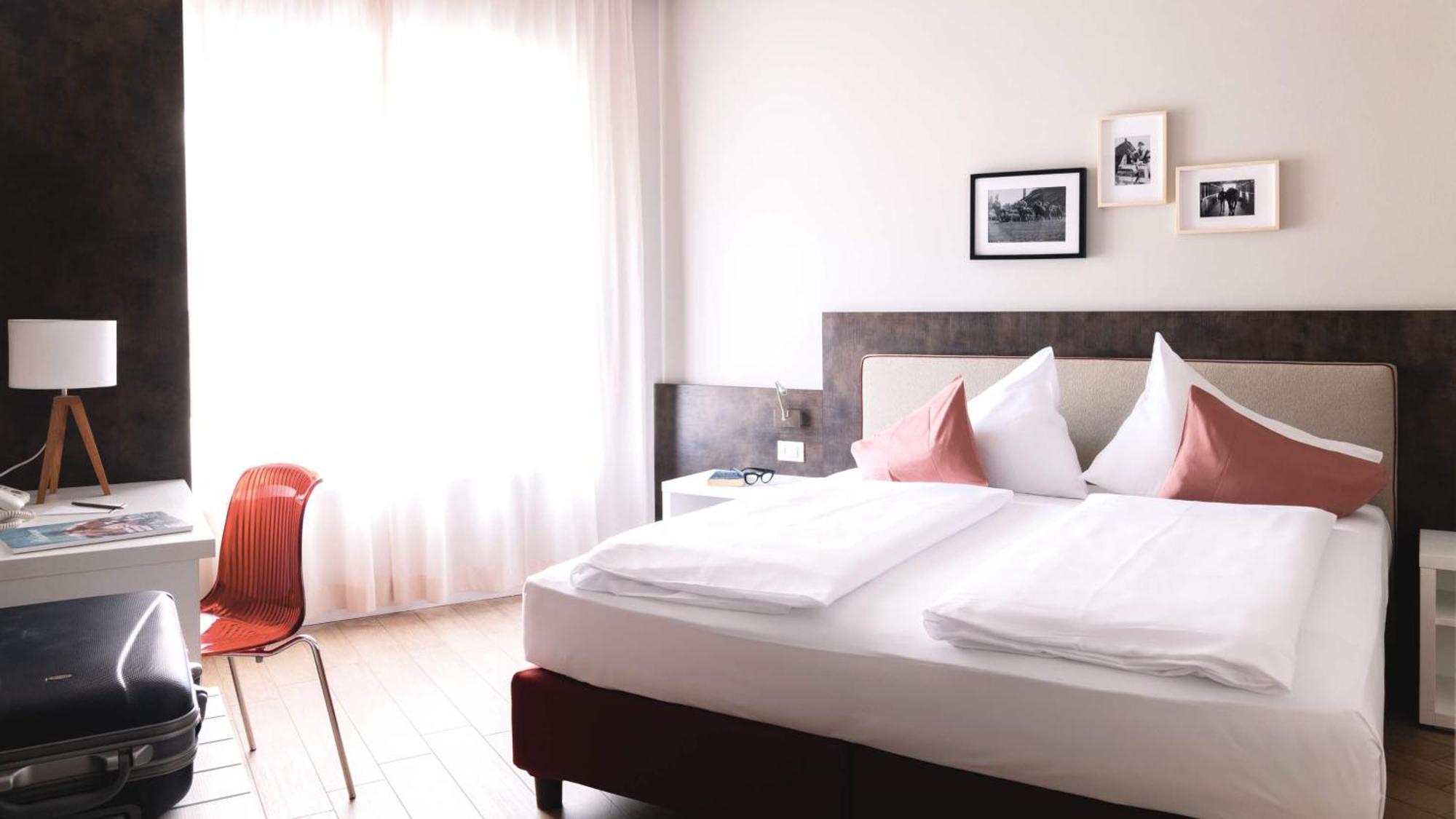 City Hotel Merano Esterno foto