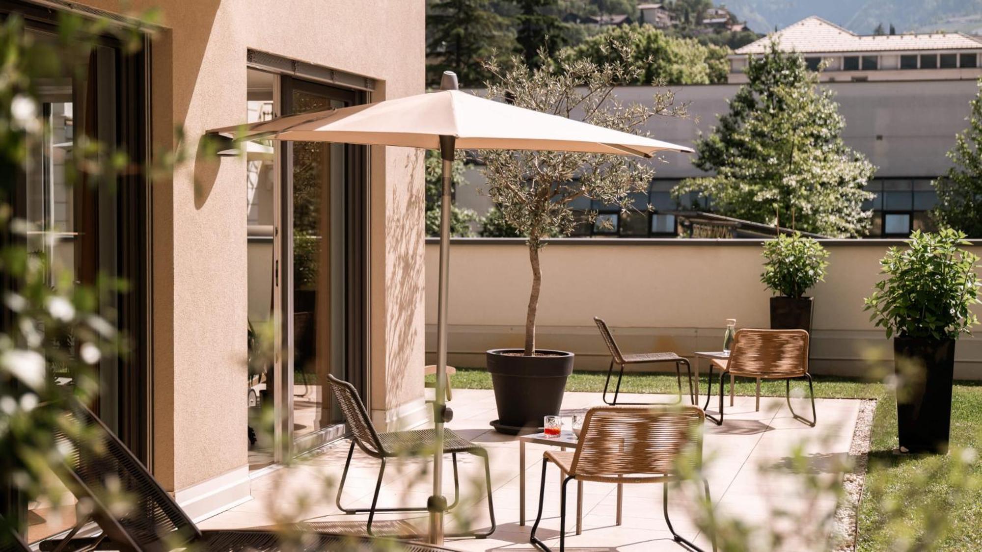 City Hotel Merano Esterno foto